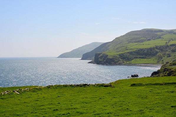 Irland med stadspuls och lantromantik