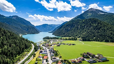 Pertisau och sjön Achensee